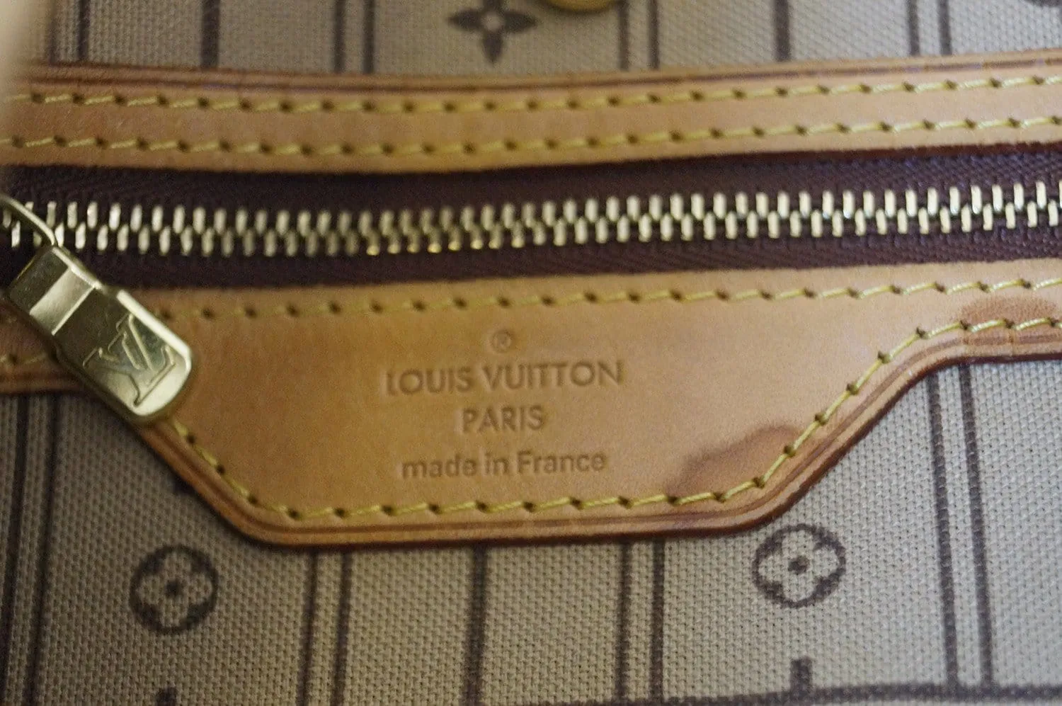 LOUIS VUITTON Monogram Neverfull GM Shoulder Bag